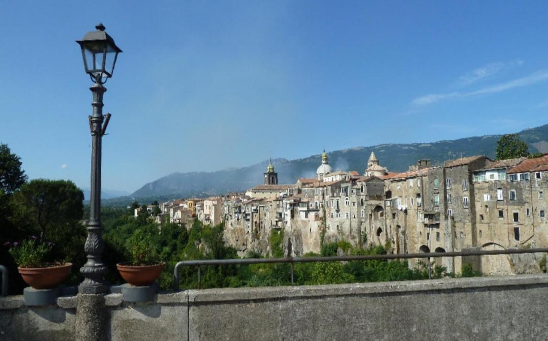 La Casa Nel Borgo Apartment Sant'Agata de' Goti Luaran gambar